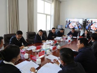 熊元来在兴海县接待来访群众并调研秋季开学工作